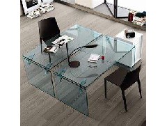 运用玻璃办公家具的优点有哪些？